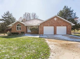 1482 W Cedar Ridge Ln, Nixa, MO 65714