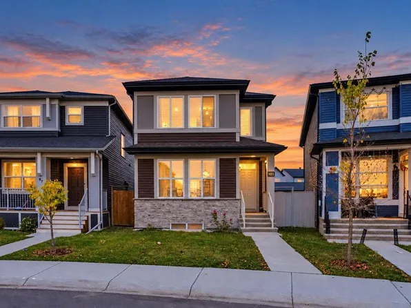 101 E Corner Ridge Mews NE, Calgary, AB T3N 1X4