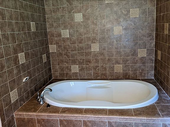 4th image of 22495 Breton Bay Dr