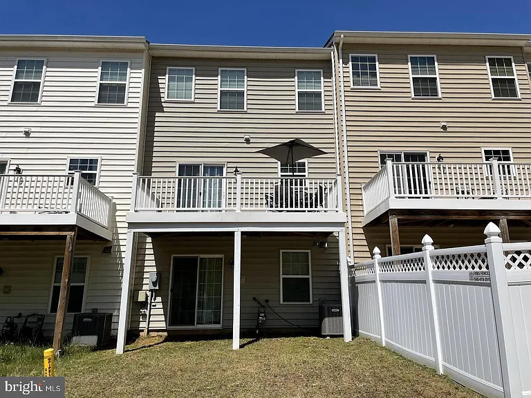 706 Bunker Ln — Photo 24