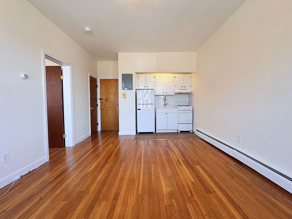 2nd image of 78 Brighton Ave #400