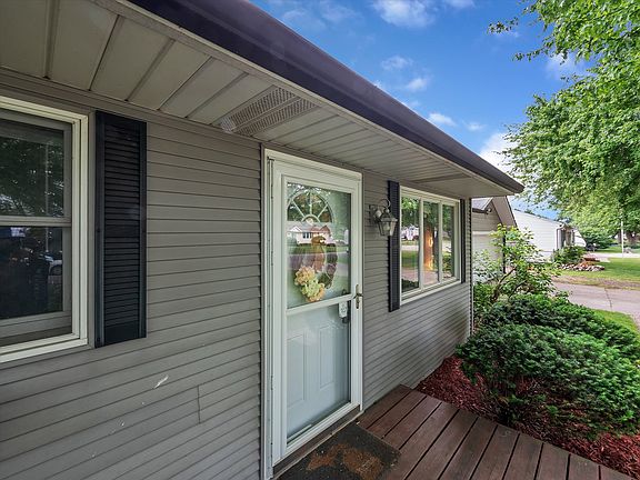 5th image of 46728 Waco St