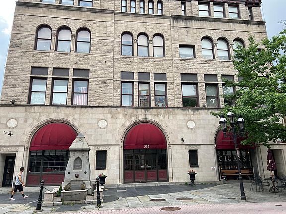 2nd image of 535 Main St APT 2