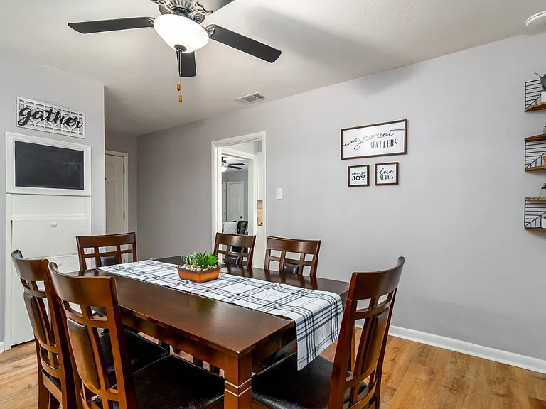 312 Warren St — Photo 11