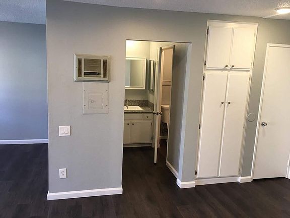 4th image of 1600 W Carson St APT 102