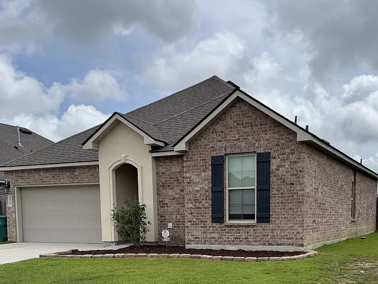 40344 Sedgwick Ln — Photo 1