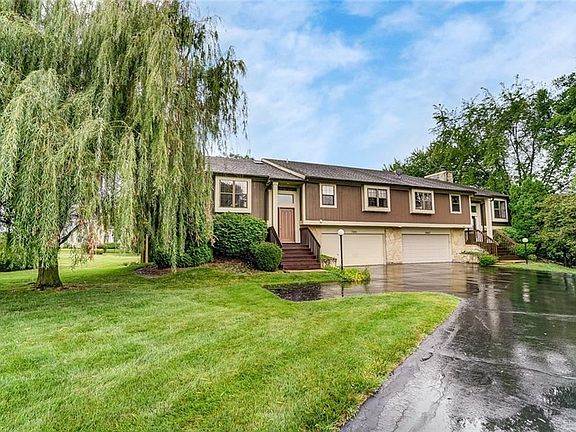 3rd image of 7801 Port Cir