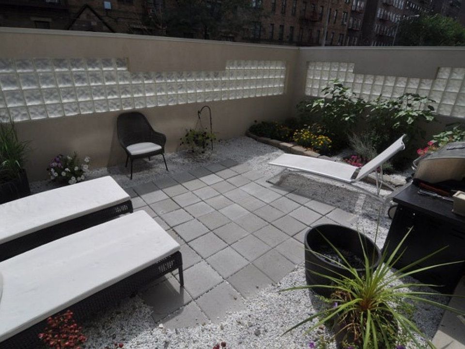 1st image of 527 Lincoln Pl APT 101