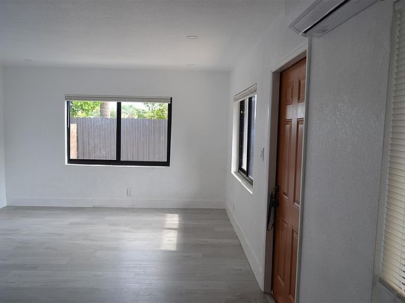 4th image of 920 NW 8th Avenue