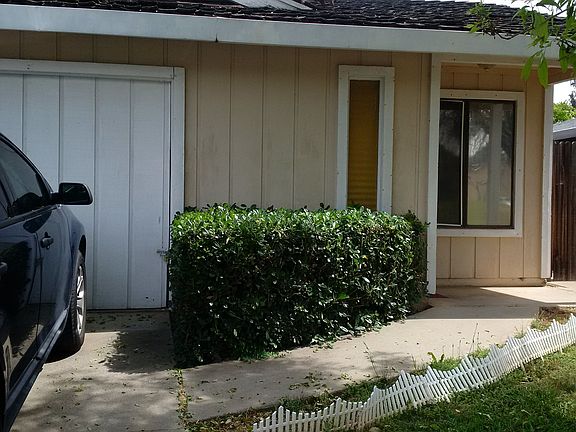 2nd image of 3013-15 Bluestar Ct