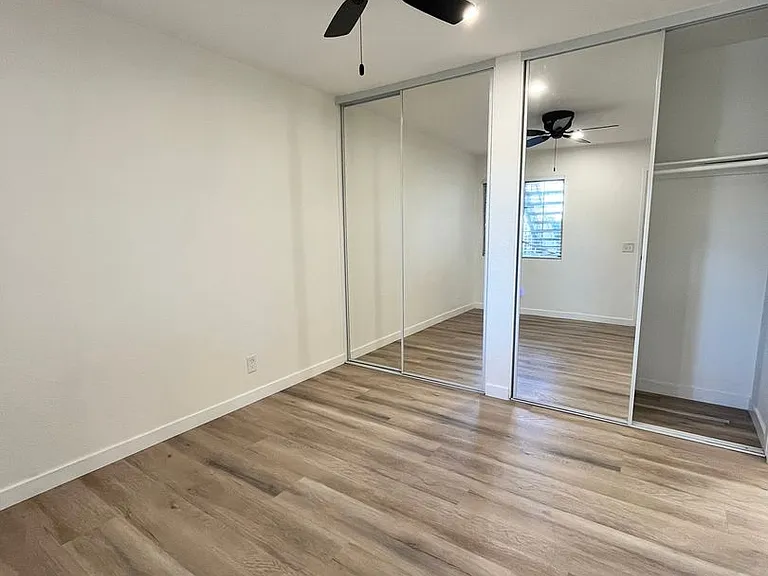 23335 La Crescenta #B — Photo 13