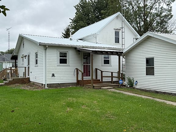 3rd image of 160 W Summit St