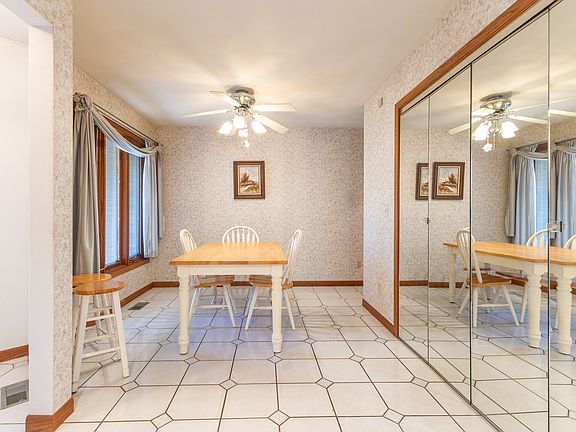 3rd image of 3518 Grandview Dr #3518
