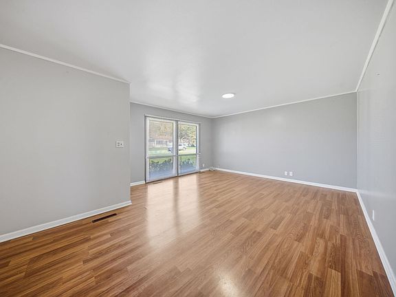 4th image of 117 Hook Rd