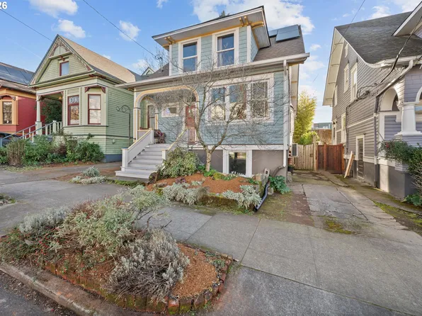 1218 SE Ash St, Portland, OR 97214