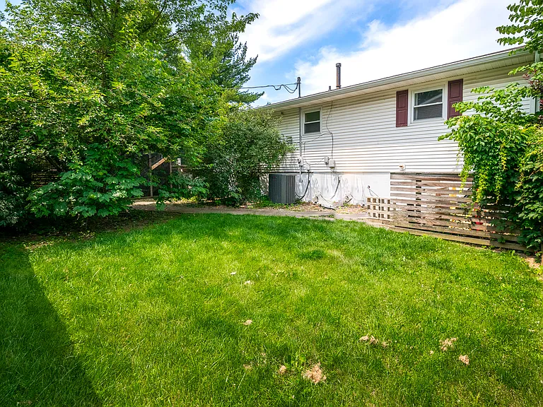 4201 E Cambridge Dr — Photo 40