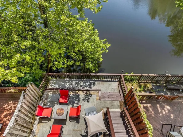 7595 Chrisland Cv, Falls Church, VA 22042