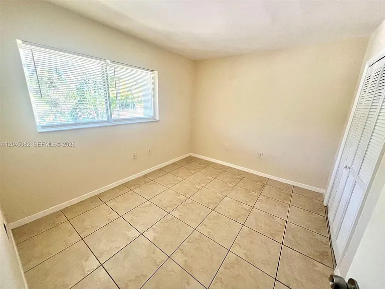7626 NE 6th Ct #5 — Photo 7