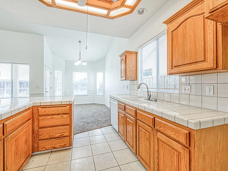 W Celeste Ave — Photo 10