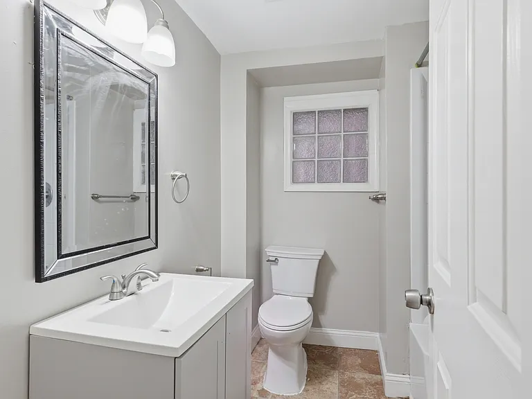 1345 Euclid St NW — Photo 14