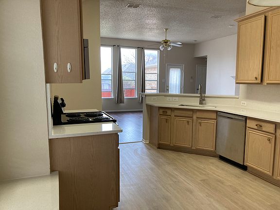 4th image of 8112 Stone Ridge Dr