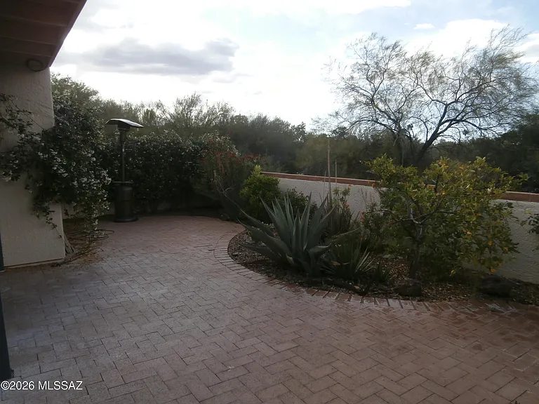 870 W Calle De Emilia — Photo 29