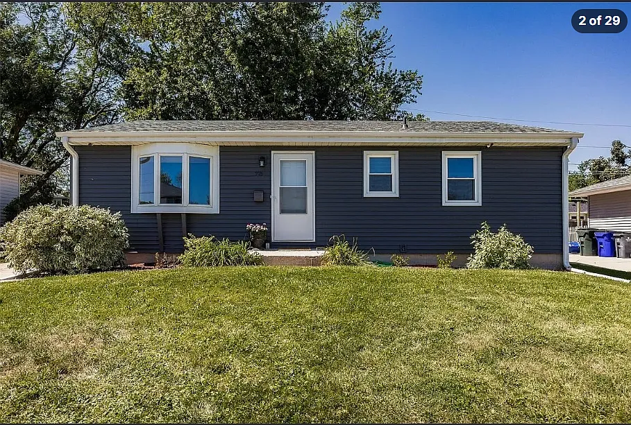 715 36th St SE — Photo 3
