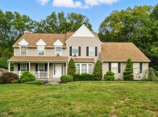 22 Winding Hollow Dr, Oak Ridge, NJ 07438
