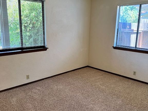 5th image of 1585 Arroyo Manor Dr