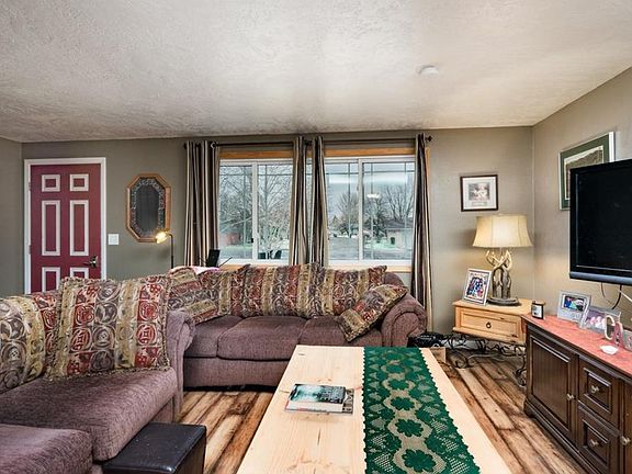 3rd image of 3660 Stillwater Dr