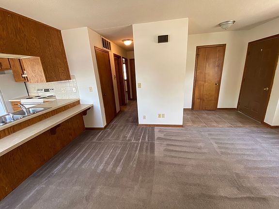 4th image of 402-408 E North St #5b69476a7
