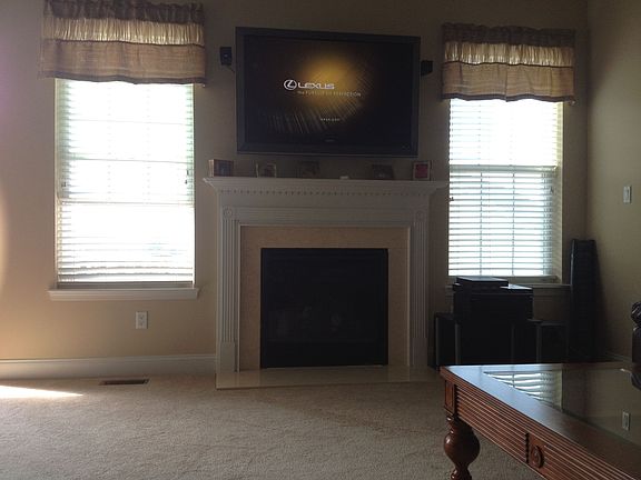 Family Room w/ Gas Fireplace