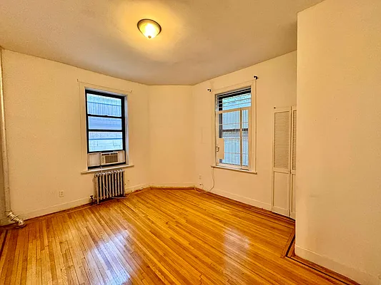 Rented by City Connections Realty | media 9