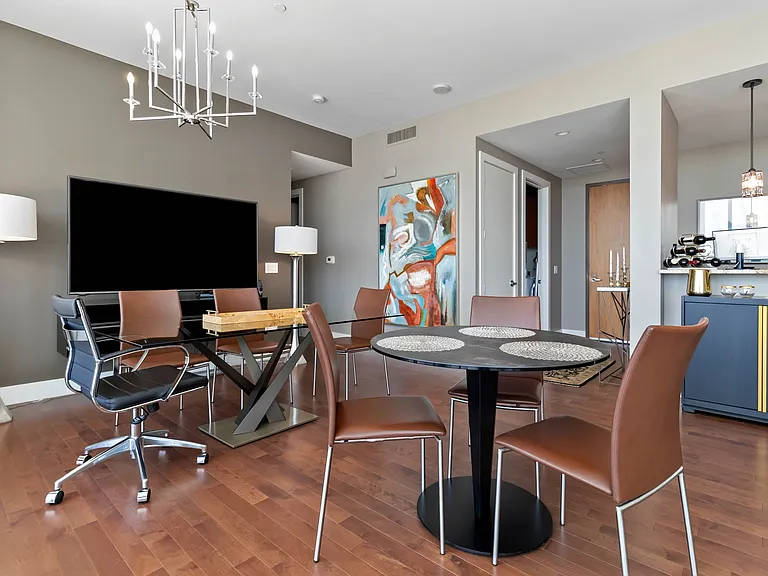 610 E Market St #2915 — Photo 8