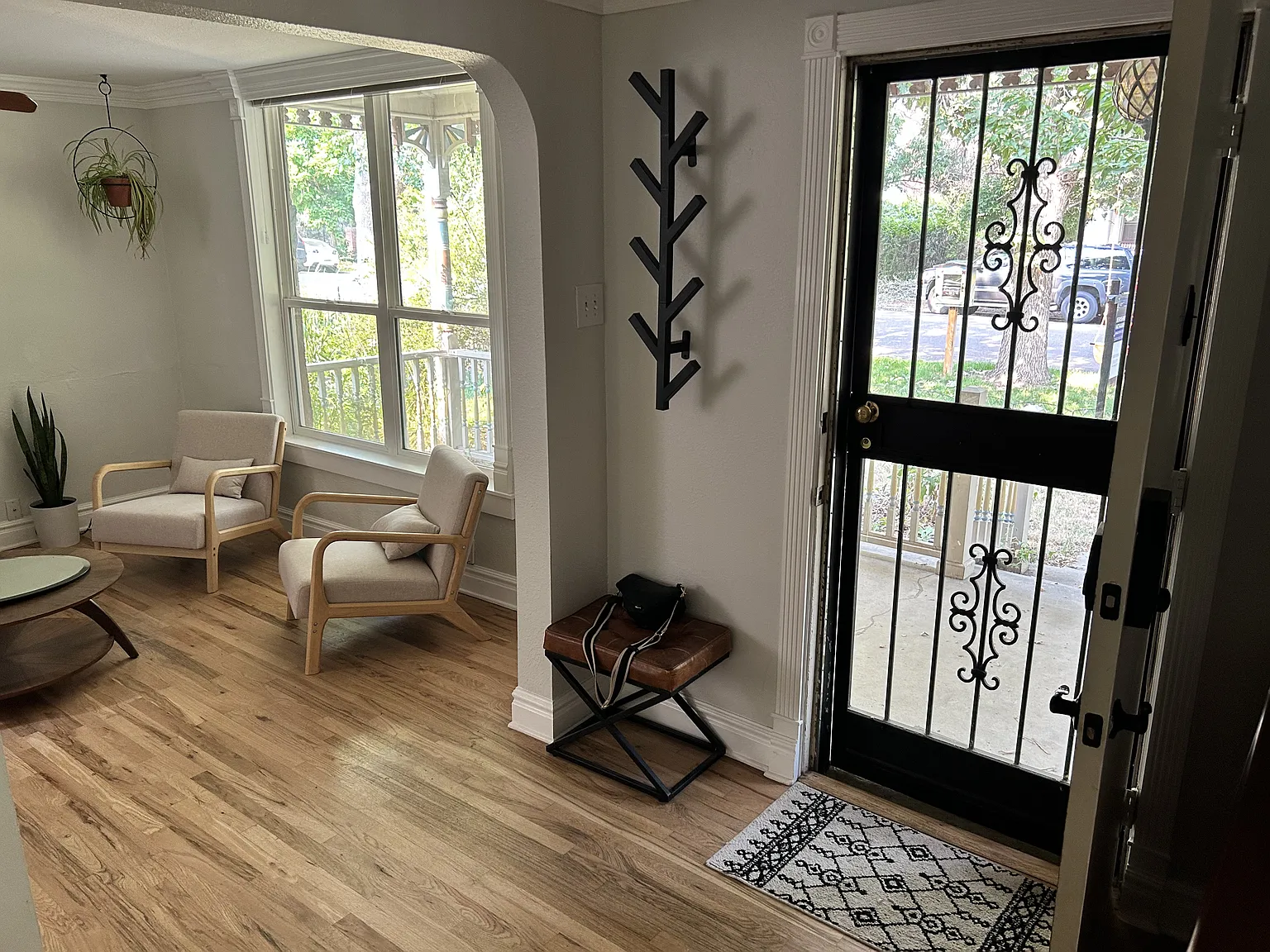 4 bed, 2113 sqft, $4,200 — Photo 4
