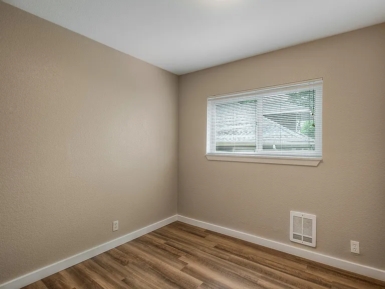 Genesis Apartments — Photo 6
