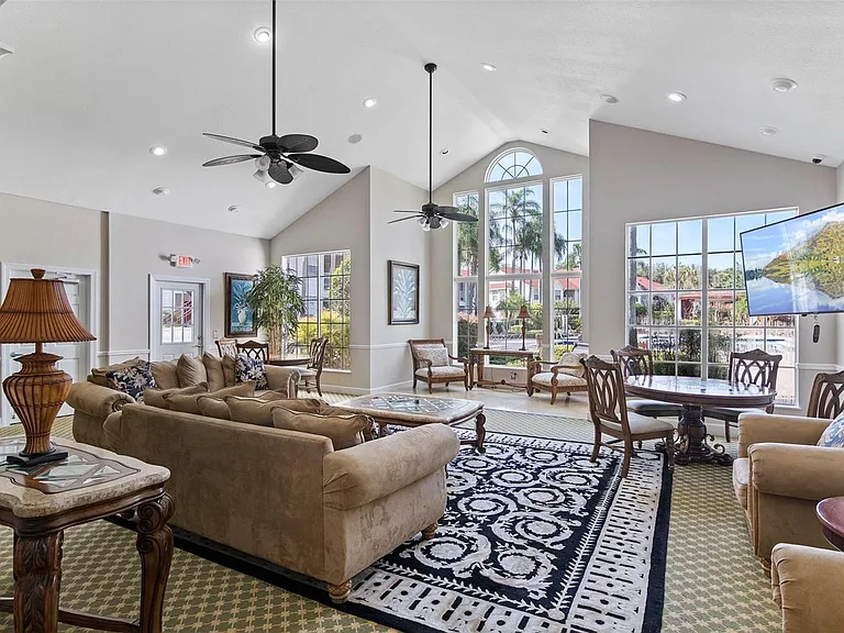 11532 Westwood Blvd #828 — Photo 33