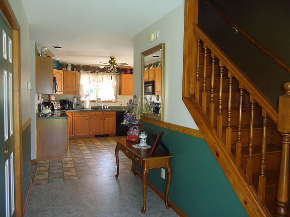Foyer ~ looking into kitchen