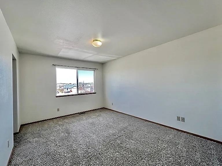 4275 Addax Ct — Photo 22