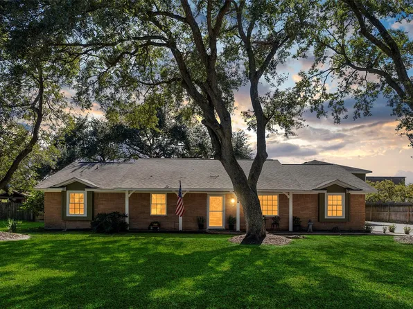 1907 Dellore Ln, League City, TX 77573