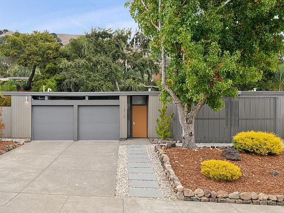 3rd image of 1212 Idylberry Road