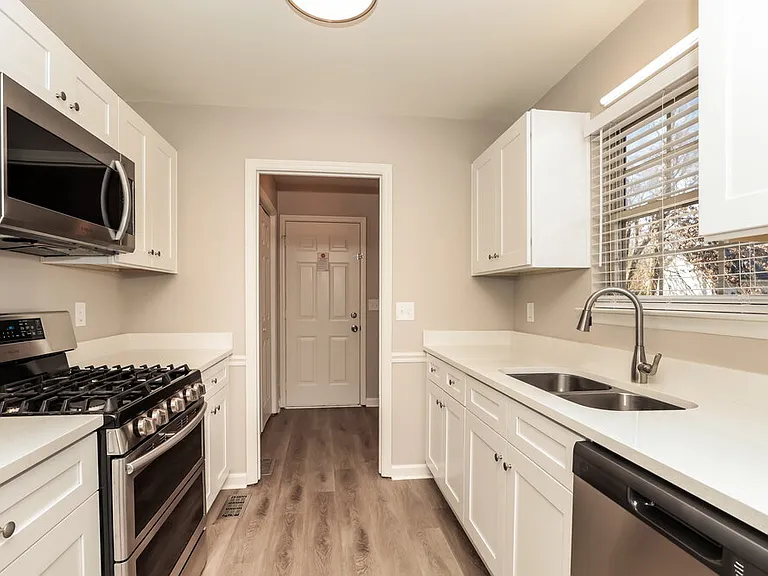 1918 Pecan Ridge Dr — Photo 8