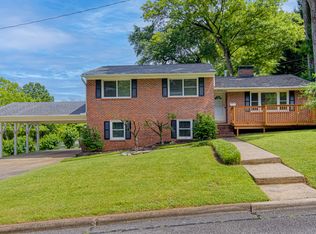 1701 Elkhart Dr, Greensboro, NC 27408
