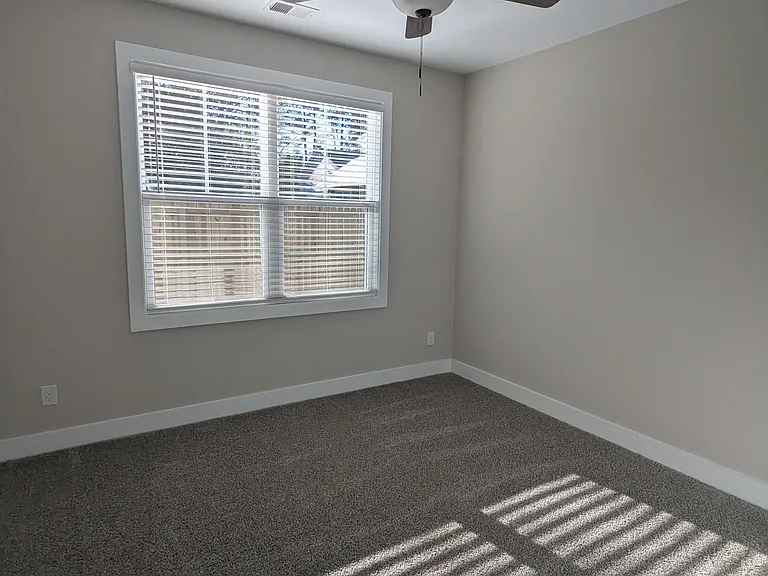 207B White Ave — Photo 15