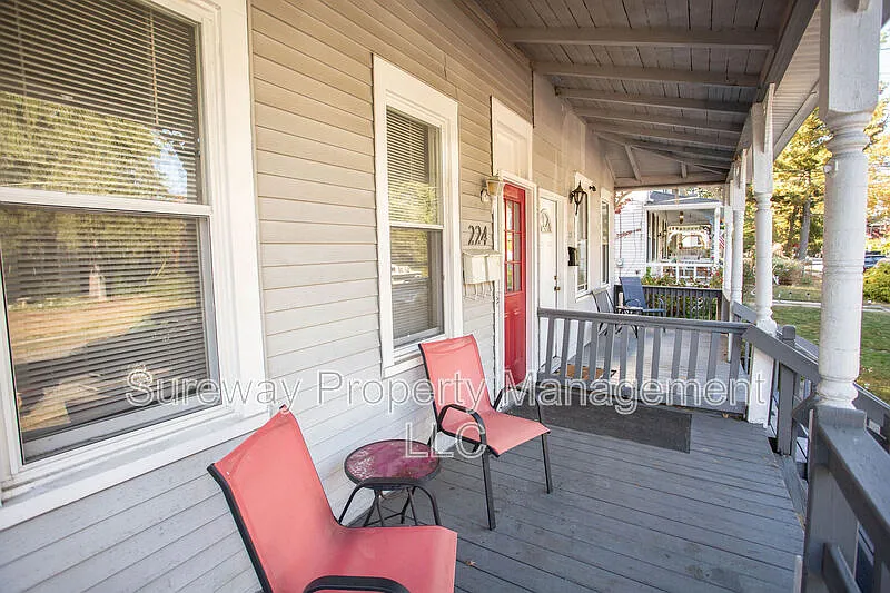 2 bed, 1.0 bath, $1,695 — Photo 3