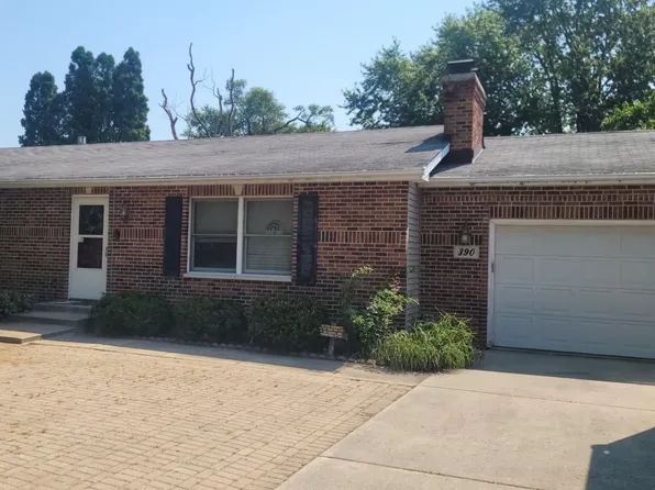 390 N East St, Somonauk, IL 60552