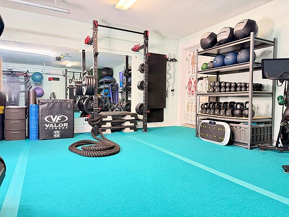 2nd image of 509 S Willow Ave #Id1363685p