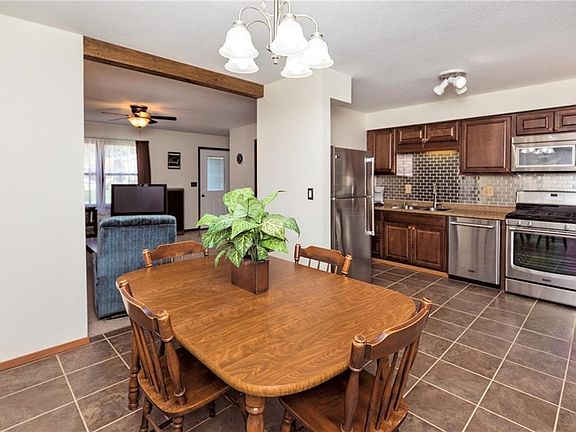3rd image of 336 Pheasant Dr