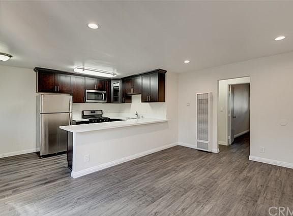 3rd image of 278 E Washington Blvd APT 18