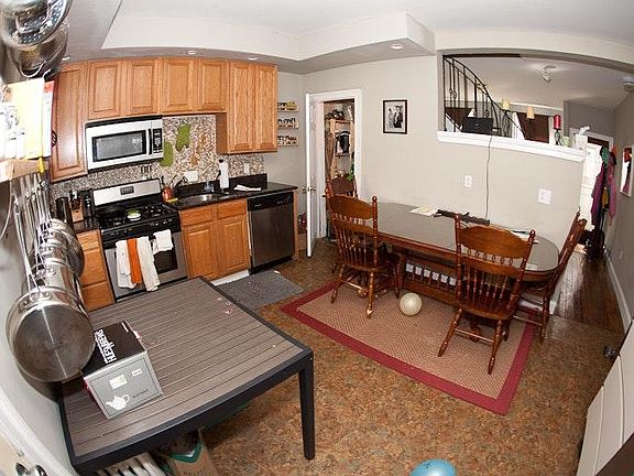3rd image of 1421 Montrose St